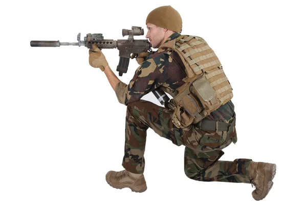 Operatore privato della Compagnia Militare con fucile d'assalto — Foto Stock