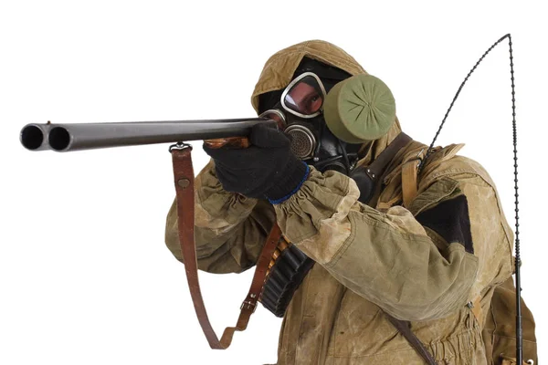 Perseguidor em máscara de gás com arma — Fotografia de Stock