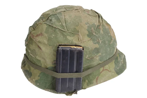Oss Armén Hjälm Vietnam War Period Med Kamouflage Täcka Tidningen — Stockfoto