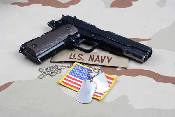 海军制服的手枪 — 图库照片