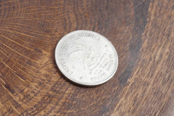 Viejo Dólar Plata Vintage Sobre Fondo Madera — Foto de Stock