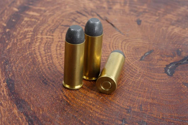 Revolver Cartridges Cal Wild West Periode Houten Achtergrond — Stockfoto