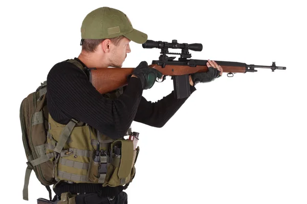 Appaltatore Militare Privato Mercenario Con Fucile Cecchino M14 Isolato Bianco — Foto Stock