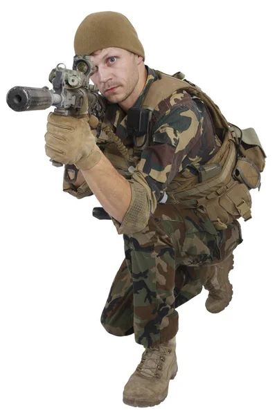 Betreiber Einer Privaten Militärfirma Mit Sturmgewehr Auf Weißem Hintergrund — Stockfoto