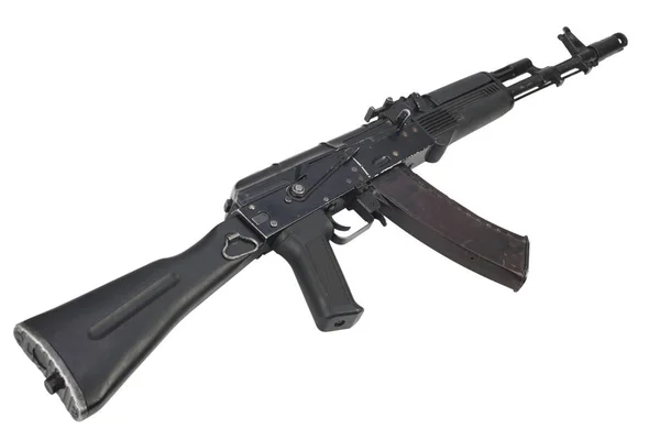 Moderno fucile d'assalto kalashnikov AK 74M su bianco — Foto Stock