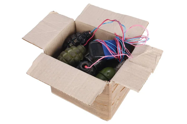 Mailbomb Ied - 白で隔離メールボックスに即席爆発装置 — ストック写真