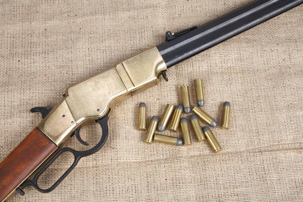 Periodo oeste salvaje repitiendo rifle — Foto de Stock