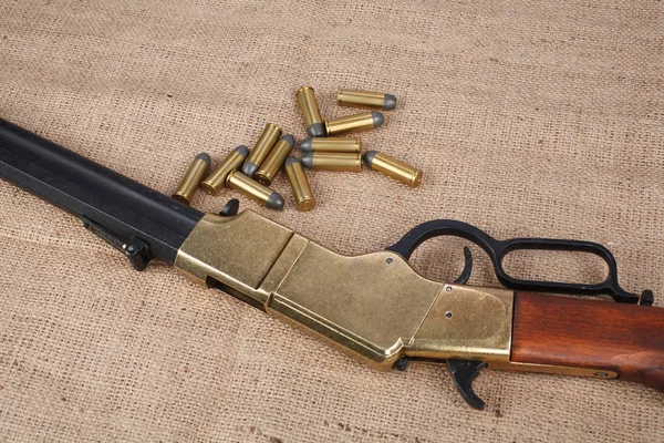 Periodo oeste salvaje repitiendo rifle — Foto de Stock