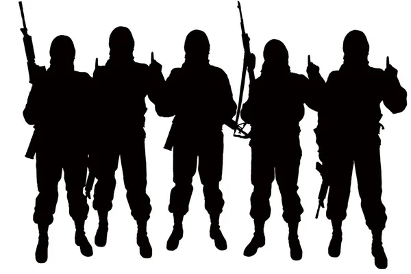 흰색 바탕에 무기를 단 채 포즈를 취하고 있는 다섯 명 의군 인의 실루엣 — 스톡 사진