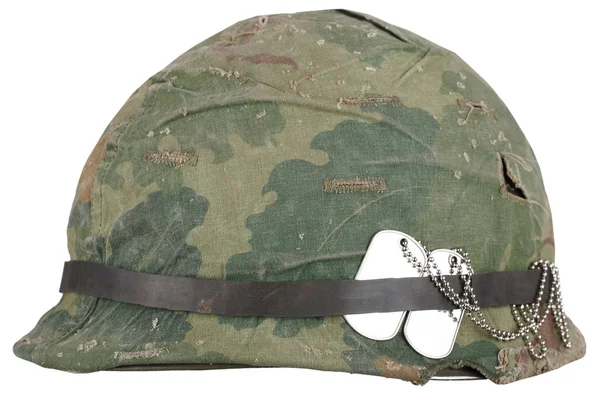 US Army casco Vietnam periodo di guerra con mascheramento occhiali di copertura — Foto Stock