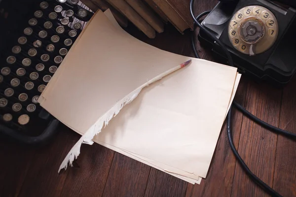 Old retro vintage typewriter and blank sheet of paper on wooden board — 스톡 사진