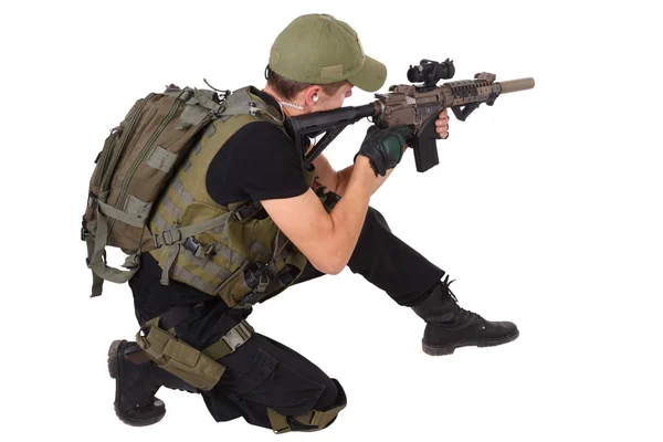 Appaltatore Militare Privato Fuciliere Con Fucile Assalto Isolato Bianco — Foto Stock