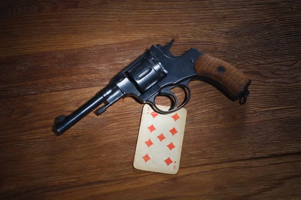 Orosz Rulett Kilenc Gyémánt Fonott Kártya Revolver Egy Patron Dob — Stock Fotó