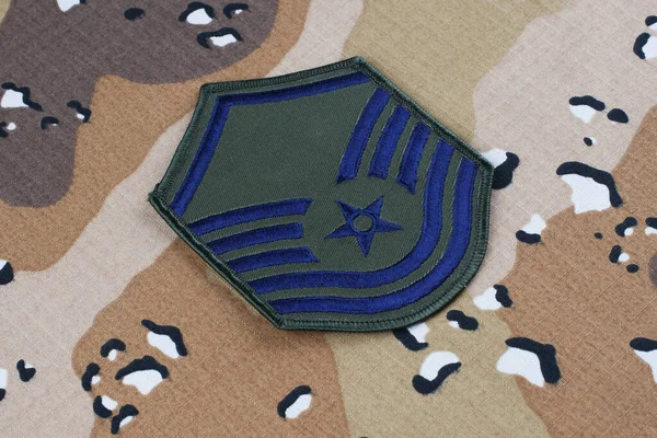 2018年5月12日 美国空军军士长 身着沙漠迷彩服的军衔补丁 — 图库照片