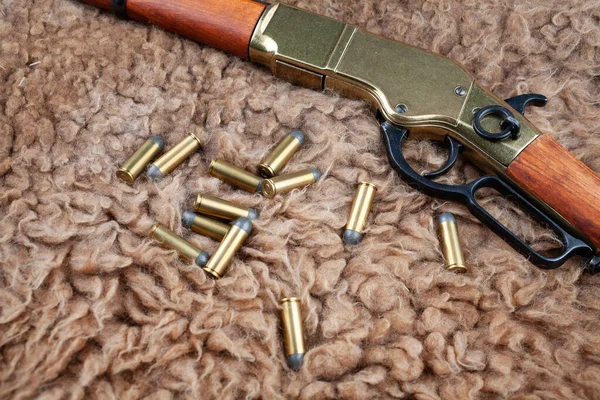 Wild West Pistole Und Munition Auf Skins — Stockfoto