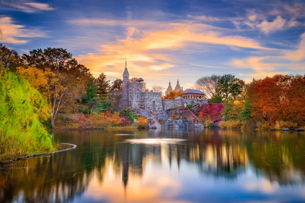 Central park castle — Stockfoto