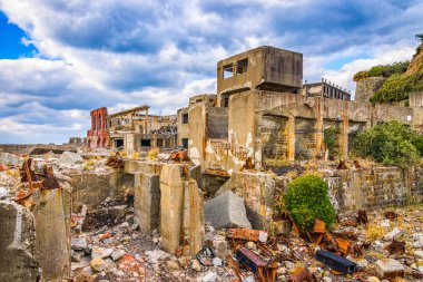Japonca ada Gunkanjima terk