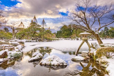 Kenrokuen bahçe içinde Japonya