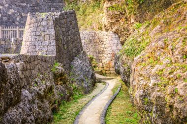 Urasoe kalesi kalıntıları