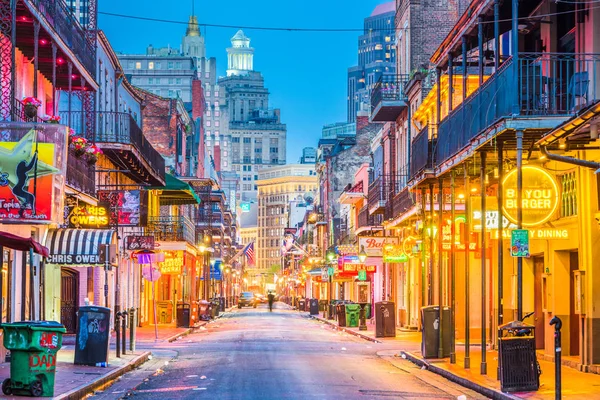 Bourbon St. Nowy Orlean — Zdjęcie stockowe