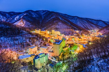 Noboribetsu, Japonya sıcak şehir yaylar
