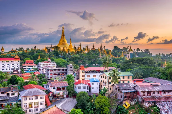 Skyline місті Yangon, М'янма — стокове фото