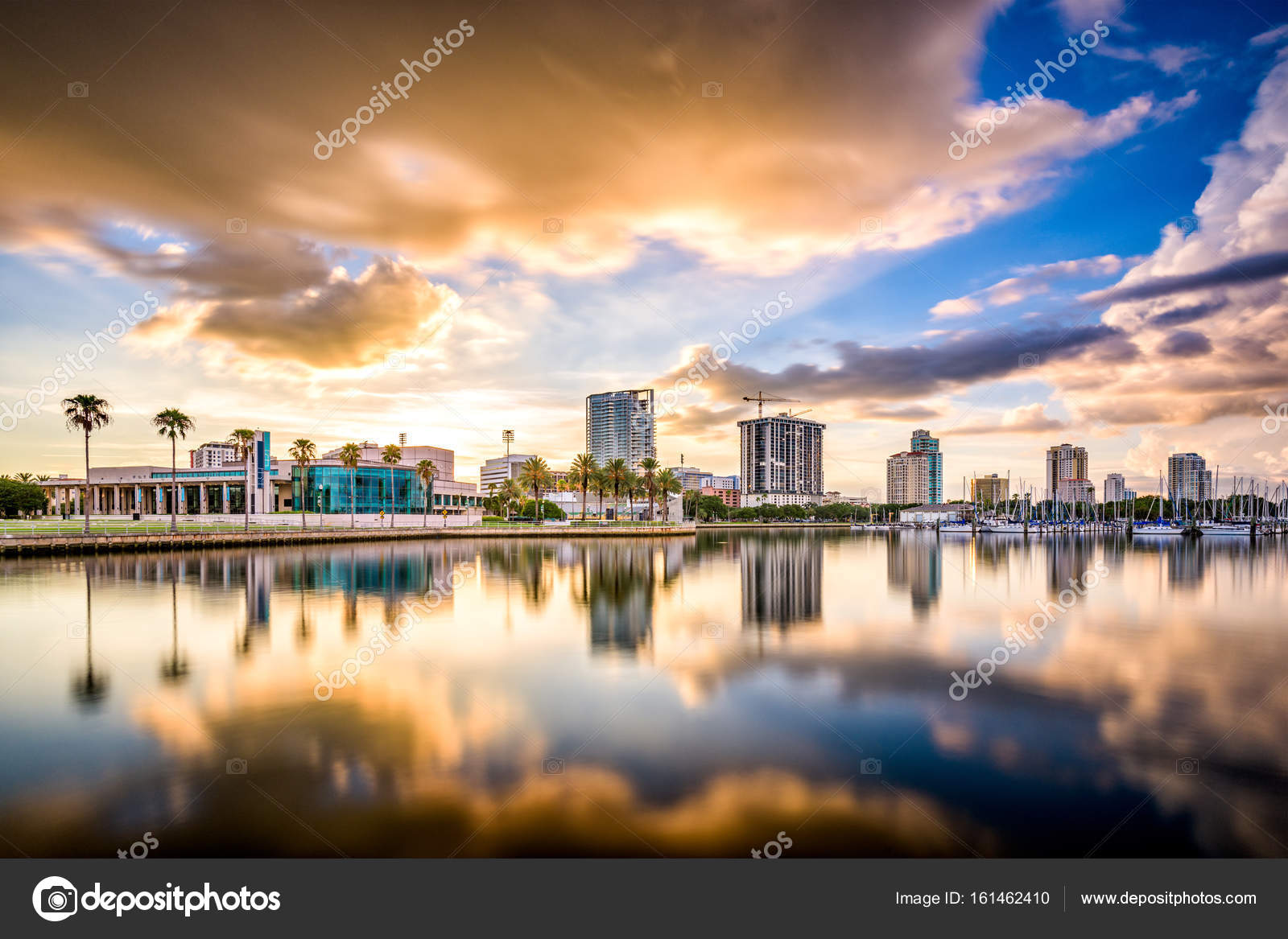 St. Petersburg na Florydzie Skyline — Zdjęcie stockowe ...