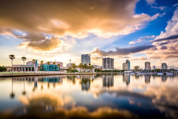 St. Petersburg na Florydzie Skyline — Zdjęcie stockowe