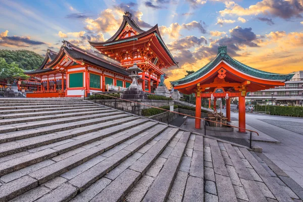 Santuário de fushimi inari — Fotografia de Stock