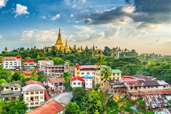 Skyline місті Yangon, М'янма — стокове фото