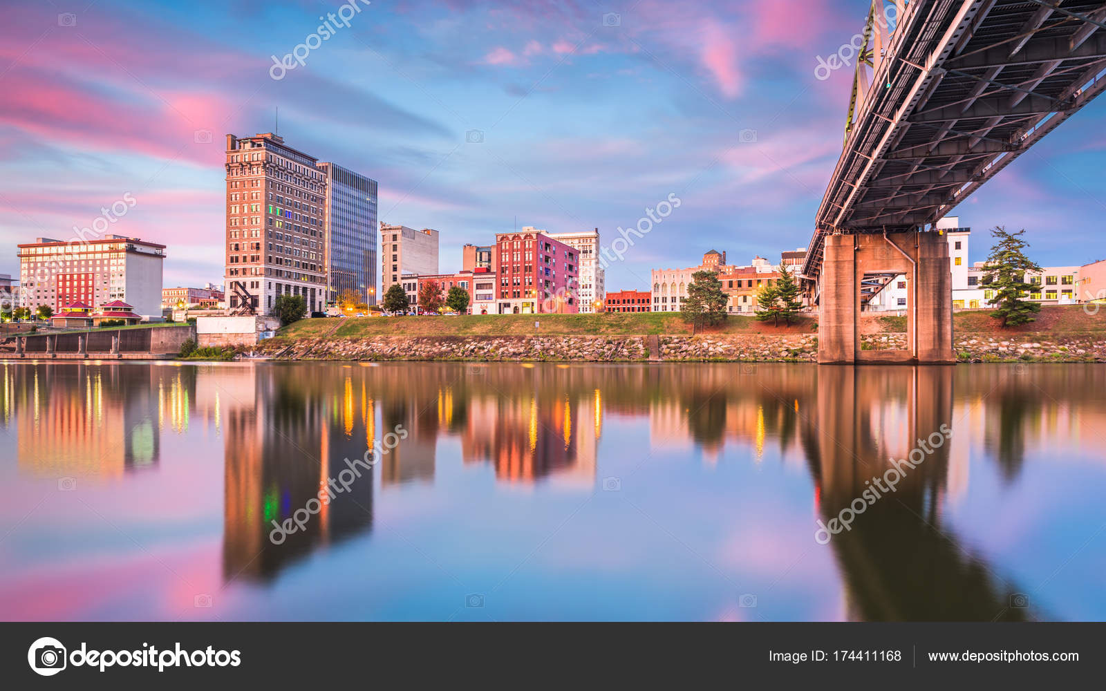Charleston, West Virginia, USA — Stock Photo © sepavone 174411168