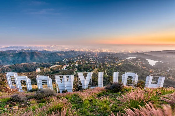 Hollywood ondertekenen in la — Stockfoto