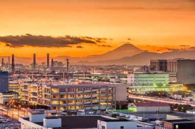 Kawasaki, Japonya fabrika ve Mt. Fuji.