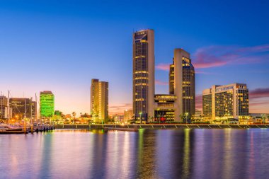 Corpus Christi, Texas, ABD skyline körfezde.