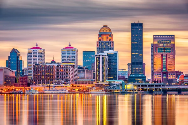 Louisville, Kentucky, ABD Skyline — Stok fotoğraf