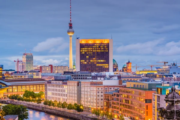 De Skyline van de stad van Berlijn, Duitsland — Stockfoto