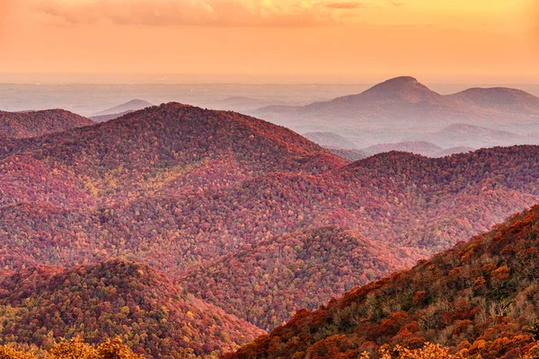 Montanhas Blue Ridge na temporada de outono — Fotografia de Stock