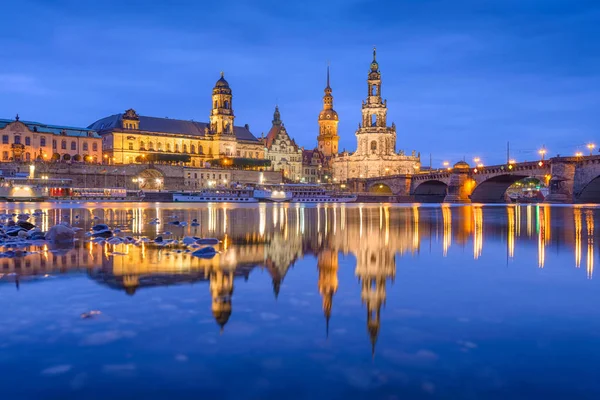 Dresden, Niemcy na brzegu Łaby — Zdjęcie stockowe
