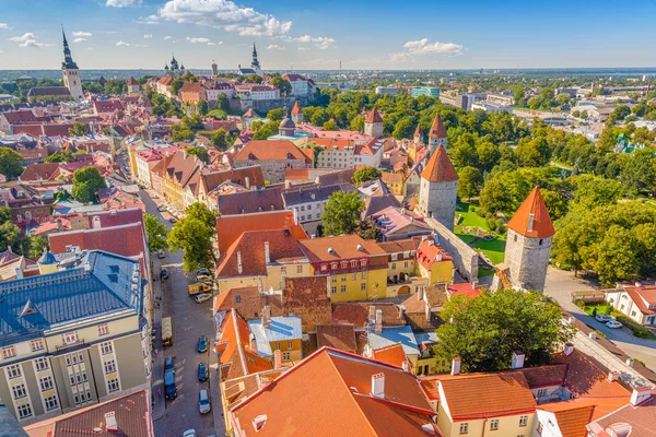 Tallinn, estland historische skyline — Stockfoto