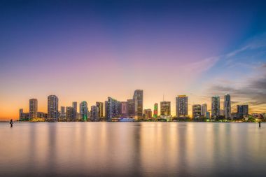Miami, Florida, ABD skyline on Bisayne Bay