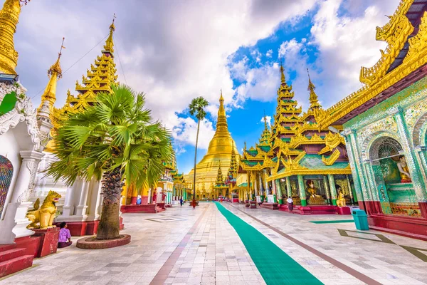 Pagode shwedagon à Myanmar — Photo