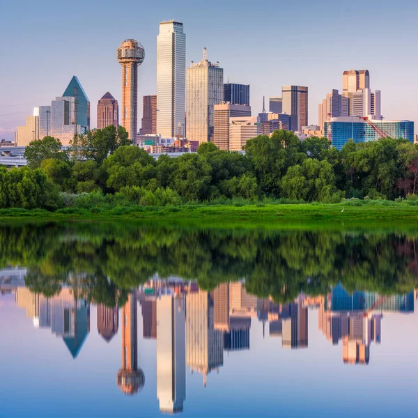 Даллас, Техас, США Skyline — стоковое фото