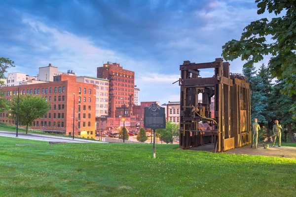 Youngstown, Ohio, USA Downtown at Twilight — Stock Photo, Image
