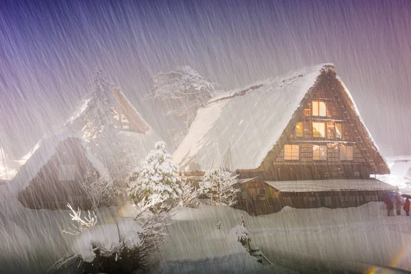 Shirakawago, Japan Winter Village 's nachts — Stockfoto