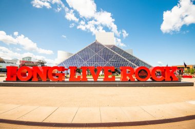 Cleveland, Ohio - 9 Ağustos 2019 Rock and Roll Hall of Fame girişi. Bina 1 Eylül 1995 'te tahsis edilmiş..