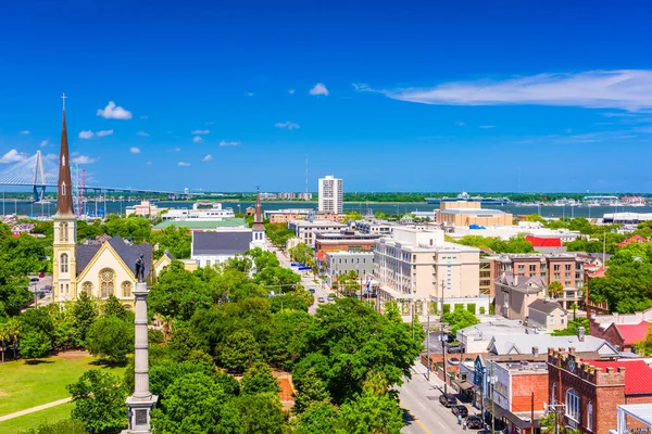 Charleston, South Carolina, Usa skyline över Marion Square. — Stockfoto