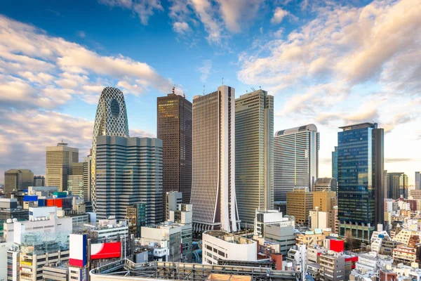 Shinjuku, tokyo, Japonya finans bölgesine cityscape.