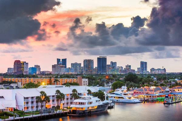 Fort Lauderdale, Floryda, Usa skyline i rzeki — Zdjęcie stockowe