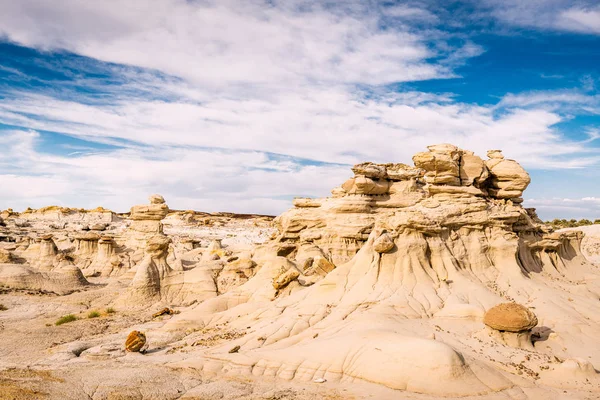 Bisti Badlands, Nuevo México, Estados Unidos formaciones rocosas hoodoo . — Foto de Stock