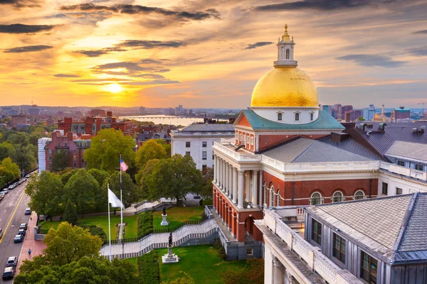 Boston, Massachusetts, Usa panoráma s státní dům — Stock fotografie